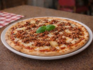 Pizza Bolognese