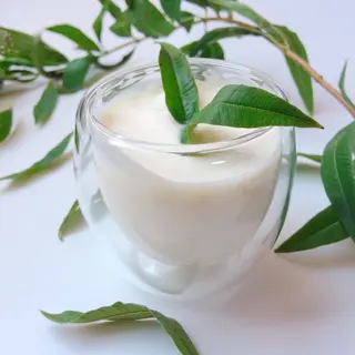 LOUISA WITH MILK