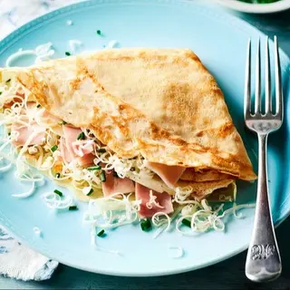 CREPE SALMON & CHEESE