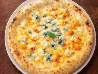 Pizza 4 Formaggi