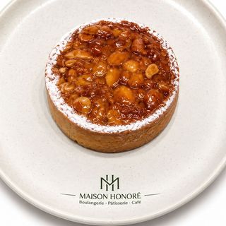 Tarte aux noix et dattes