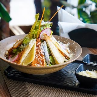 Salade César Au Poulet Pané