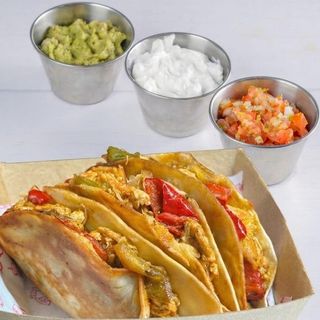 3 CHICKEN TAQUITOS (1 Pers.)
