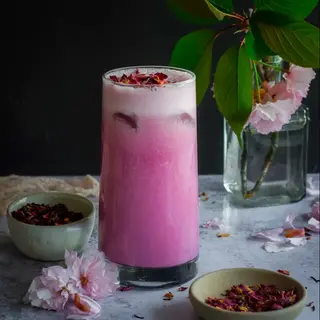 ICED ROSE LATTE
