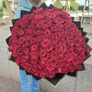 Bouquet géant 200 roses Rouges 