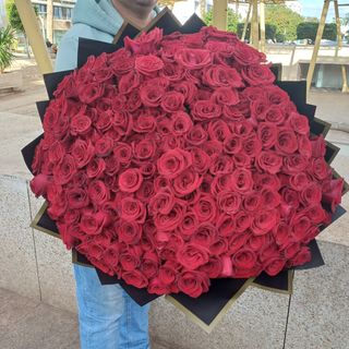 Bouquet géant 200 roses Rouges 