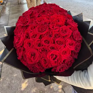 Cent Roses Rouges