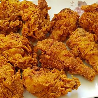 دجاج كنتاكي 1 كلغ مع بطاطس مجانًا 