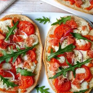Tartines mozza tomate Pesto 