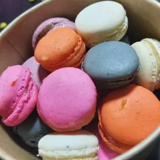 Box mini macarons 150g