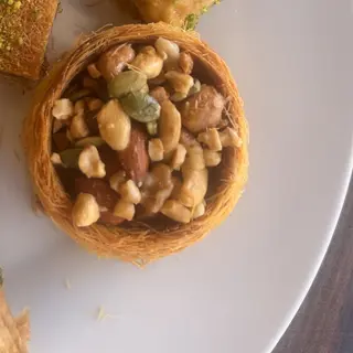 كنافة عش البلبل بالمكسرات (حجم صغير)