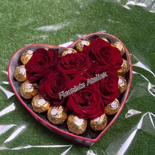 Box moyenne cœur en cuir entouré de Ferrero