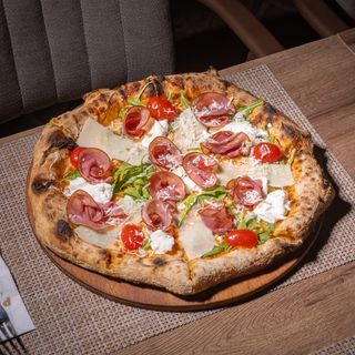 Pizza bresaola