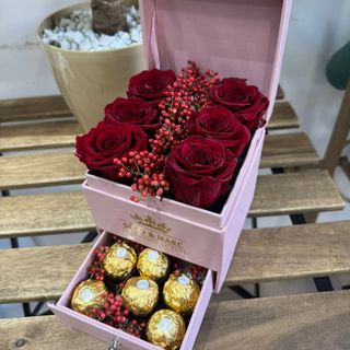 Eternal Red Rose Luxury Box With Ferrero Rocher Chocolates