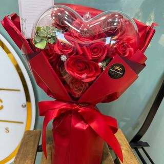 Red Scarlet Heart Rose Bouquet