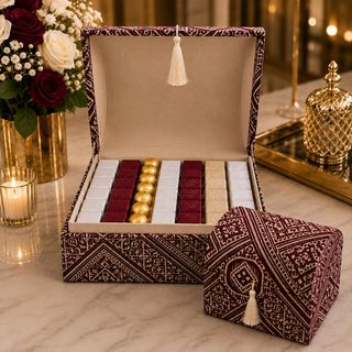 Coffret Prestige de Chocolat Belge – DÉCO & MARC (Bordeaux Motif Traditionnel)