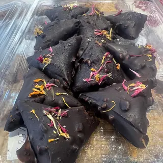 Briwa aux amandes et chocolat
