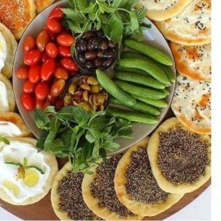 Ftour L1 (manakiches thé et labné)