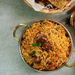 رز مندي مدخن+ 2 پيلون دجاج بالفرن  (2 pilon)