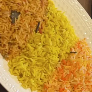 رز بسمتي ميكست مع قطعتين پيلون دجاج+ ميني سلطة وصوص