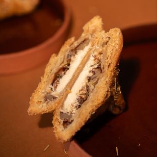 Feuilleté Chèvre Miel Noix (Individuel)