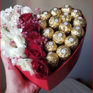 coffret macdonia 16 flowers and 16 chocolats ><