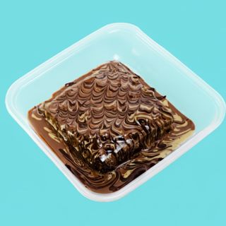 Pistachio kunafa brownie