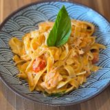 Tagliatelle AL Salamon