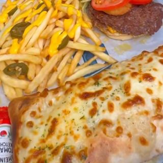 Tacos chawarma+burger viande hachée+2 frites 