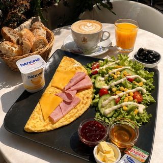 Petit Déjeuner Continental