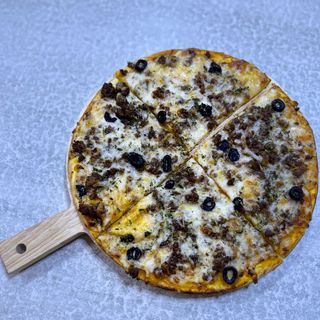 Medium Pizza bolognese