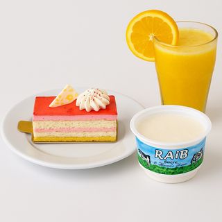 Raib frais +gâteau crémeux fraise+jus orange 