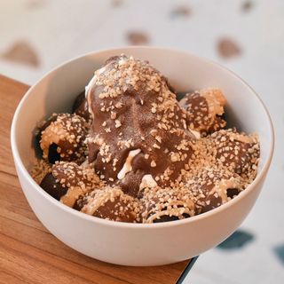 Peanut butter chocolate cake 