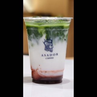 Strawberry  uht  matcha 