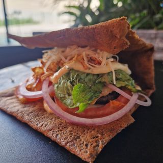 Crêpe Burger simple steak, Accompagné de son Coleslaw Maison