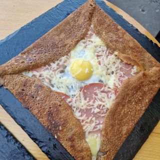 Galette La Complète Accompagné de son Coleslaw Maison