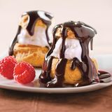 PROFITEROLE NAPOLITAIN AVEC GLACE