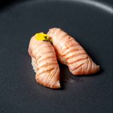 Nigiri Saumon  Braisée (3pcs)