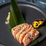 Sashimi Saumon Braise (5pcs)