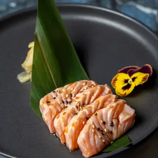 Sashimi Saumon Braise (5pcs)