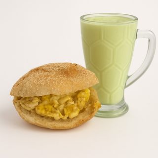 Mhiricha omelette Fromage rouge + Jus D'avocat 