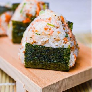 Saumon Onigiri 
