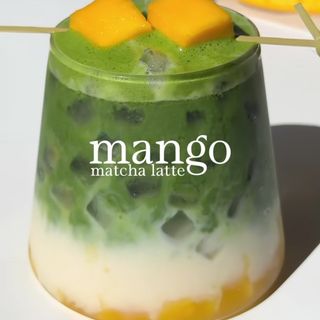 Matcha mango ice latte 