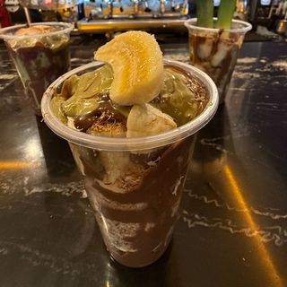 Dubai banana cup