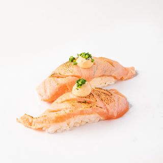 Nigiri Saumon Braisé (2pcs)