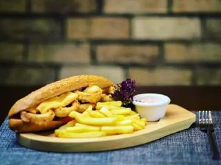 Sandwich sepia et calamar