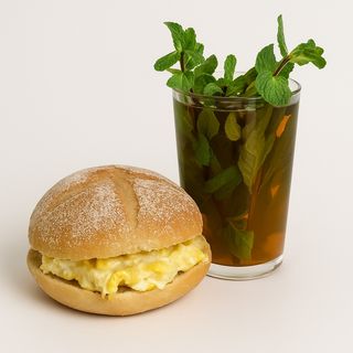 Mhiricha omelette fromage rouge + Thé