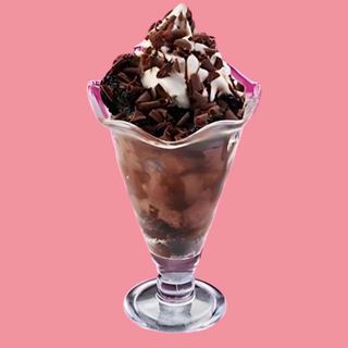 CHOCO FUDGE SUNDAE