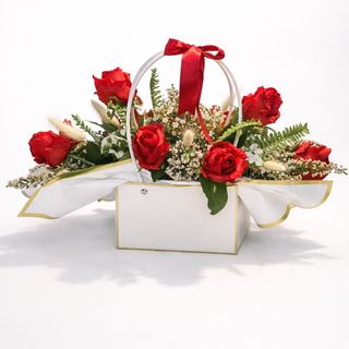 Artificiel red flowers basket