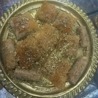 صحن حلويات شاميه مشكلة صغير